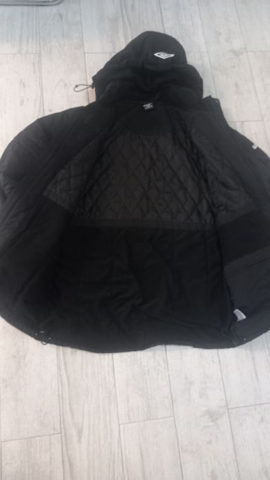 Мъжка футболна шуба размер М  Дължина 80 ,ширина 57 почти не е ползван