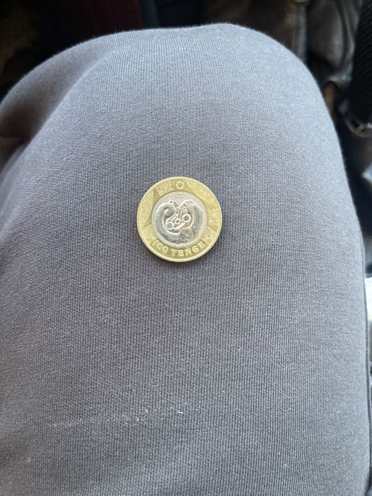 Продам монету 100 тг