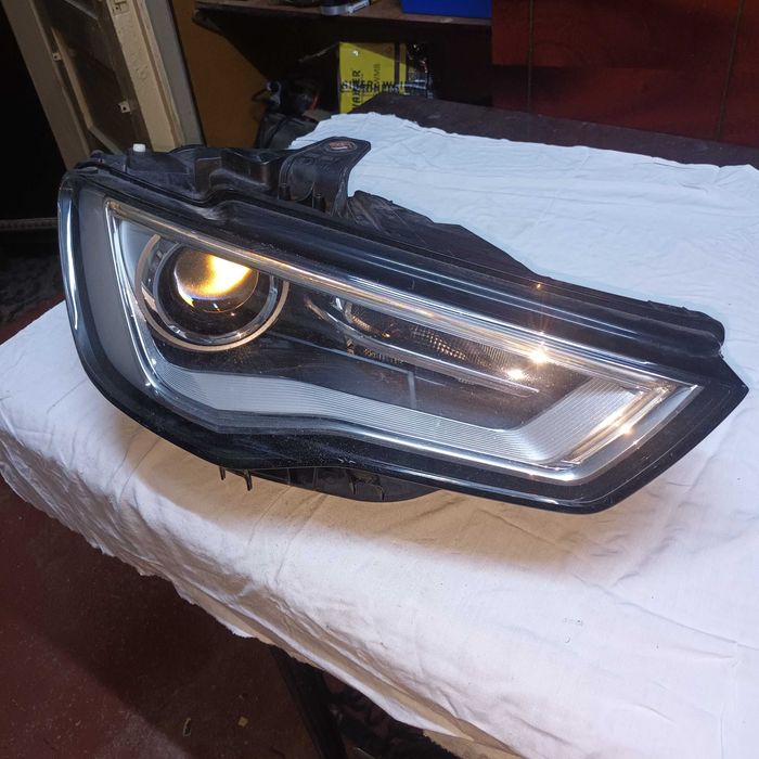 far dreapta audi a3 8v Bi-xenon Led original