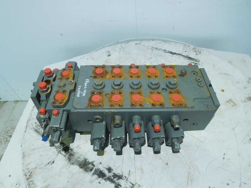 Distribuitor Liebherr A904C - Piese de schimb Liebherr