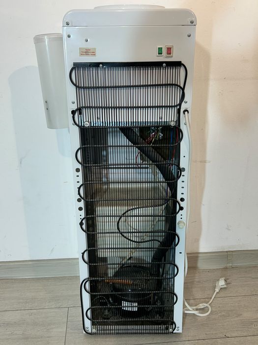 Dozator de Apă Maxim 1005A, cu Suport pahare
