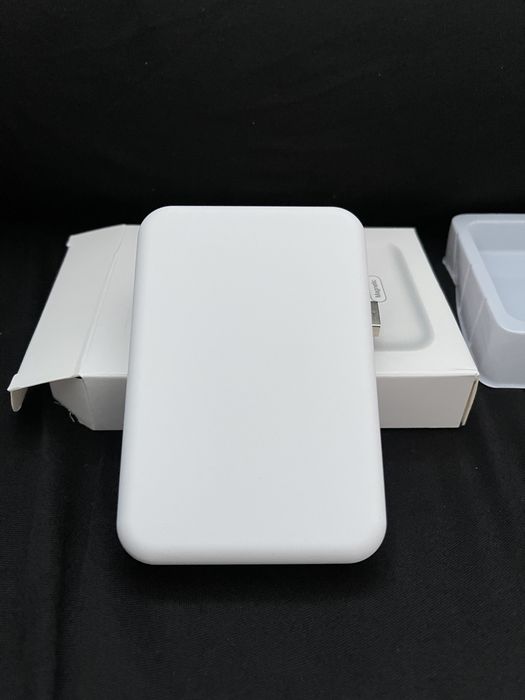 Baterie externă wireless MagSafe, USB-C, nouă