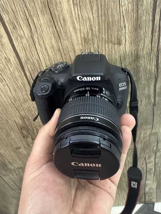 Canon EOS 2000 D