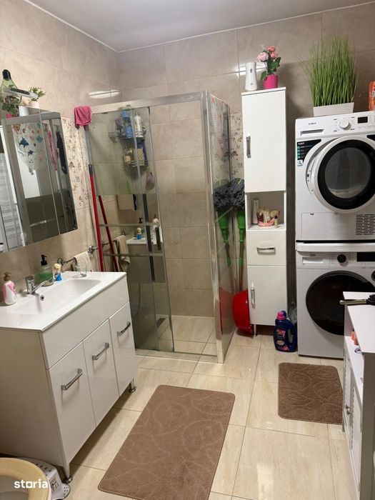 Apartament cu 3 camere , parter inalt,parcare inclusa