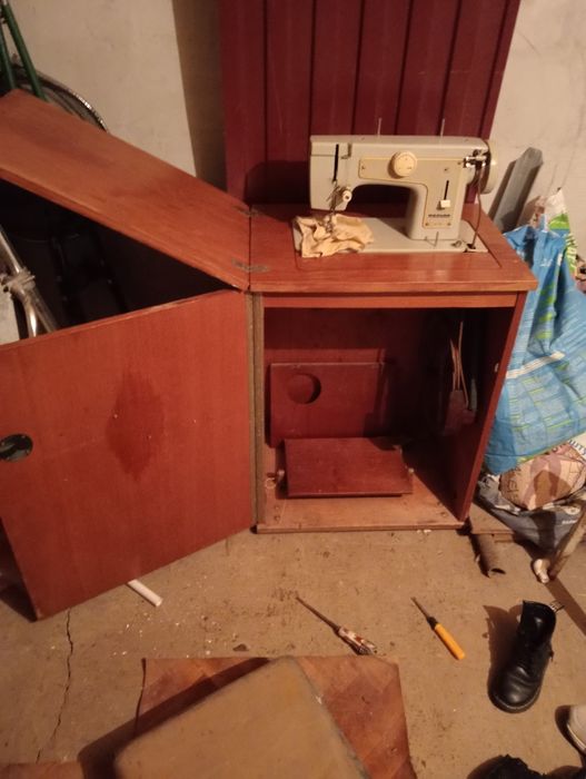 Швейная машинка советская