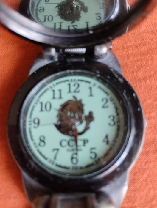 Часы наручные. Интиресный дизайн.й