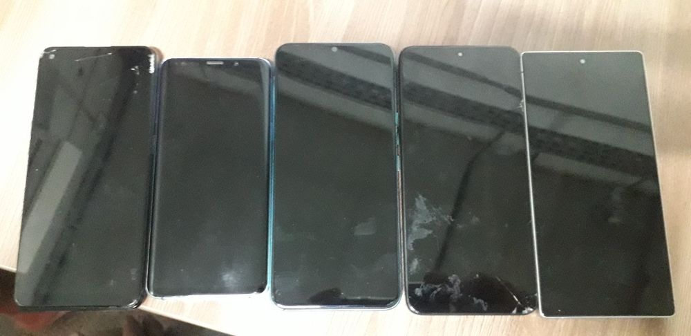 Продам 5 телефонов