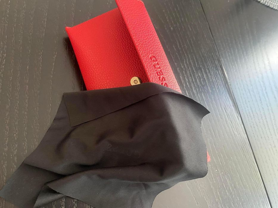 Слънчеви очила Guess