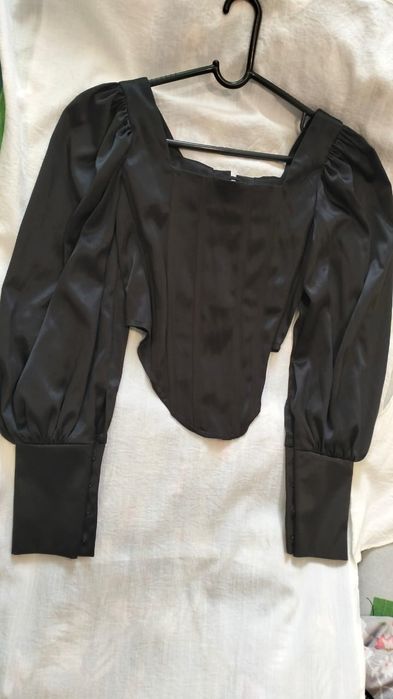 чёрная блузка корсет