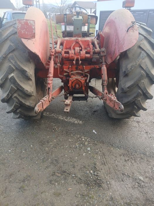 Tractor de vanzare