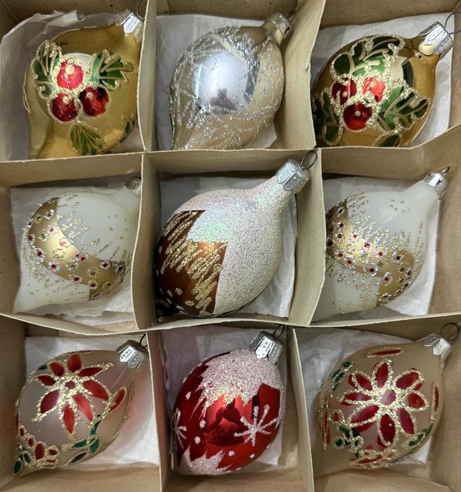 Globuri vechi romanesti pentru pomul de Crăciun