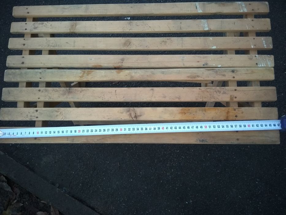 Складной столик деревянный