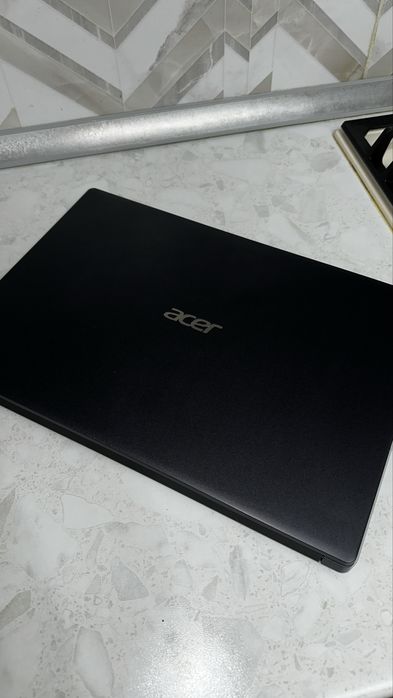 ноутбук Aser Aspire 3