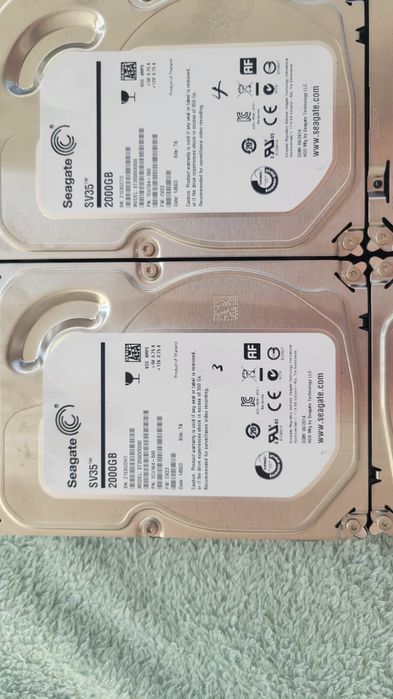 HDD-uri Seagate 2Tb și Western Digital 1Tb, SSD Kingston și memorie RAM