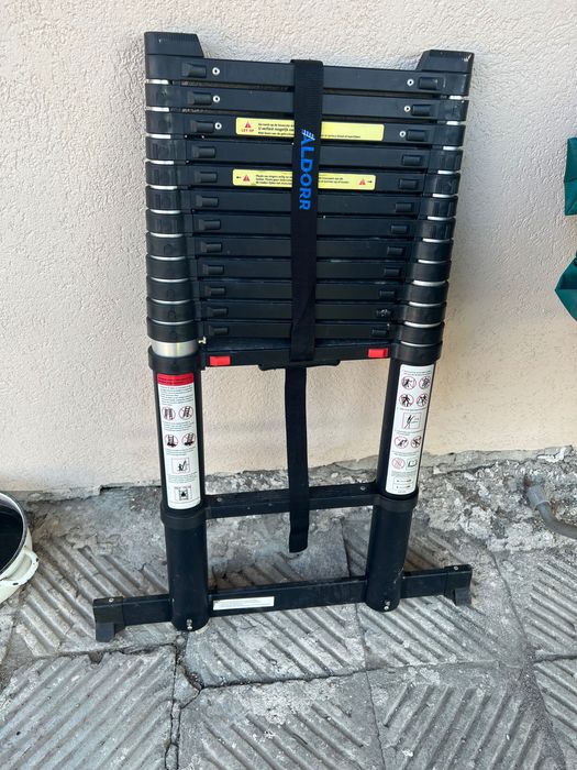 Продавам професионална стълба