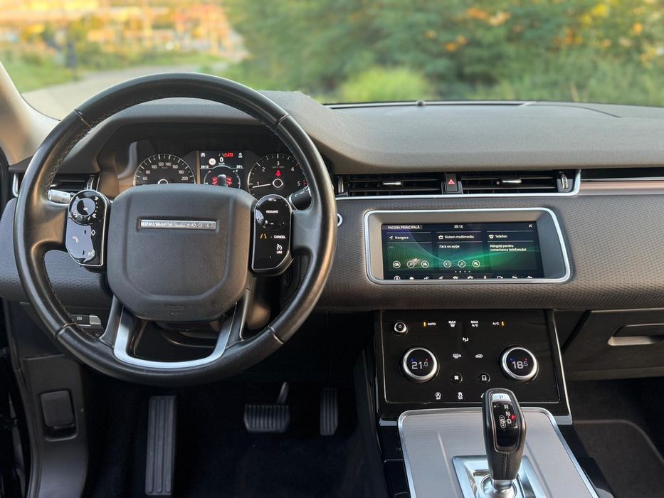 Vând sau schimb Evoque Mild Hybrid cu Tesla model 3