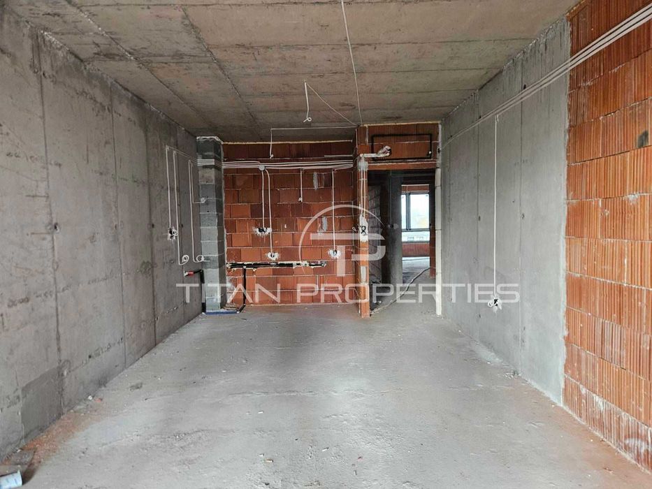 Продава се Тристаен апартамент в Пловдив, Гагарин - 122 кв.м за 1296 €/кв.м - Снимка #4