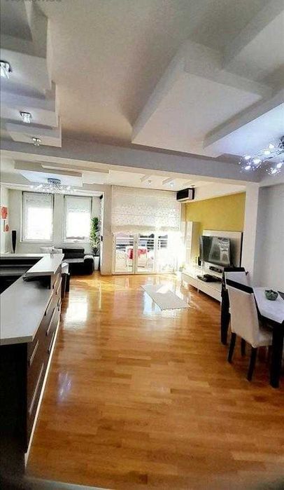 Дава се под наем Двустаен апартамент в Бургас, Братя Миладинови - 65 кв.м за 204 € - Снимка #2