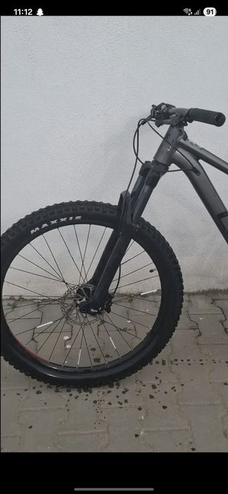 Vînd bicicleta cube aim ex, în stare perfecta