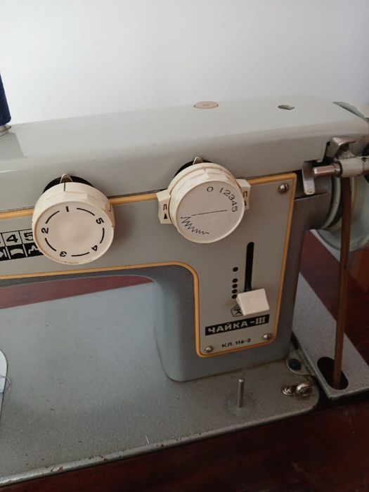 Швейная машинка Чайка