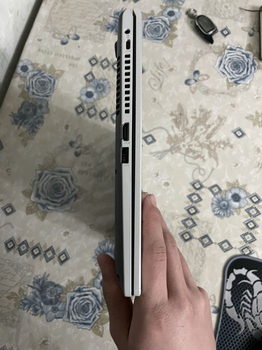 Asus vivobook sotiladi