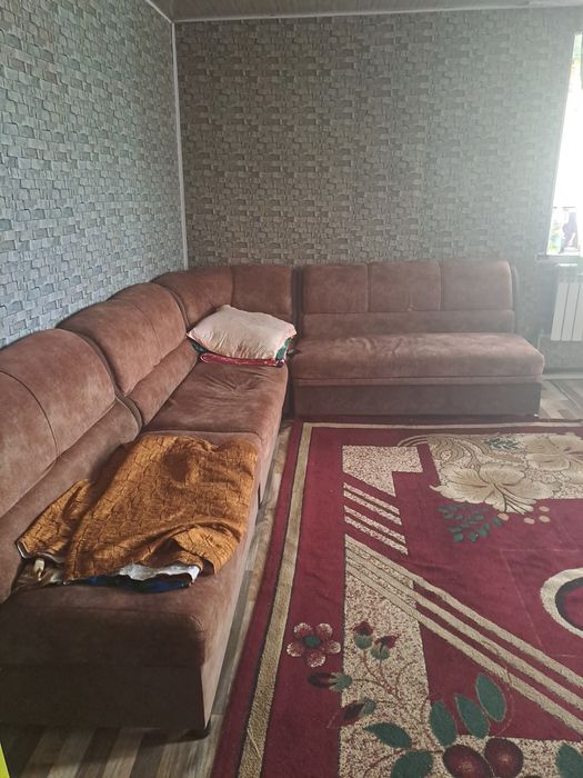 Продаются Кухонный гарнитур .диван.уголок