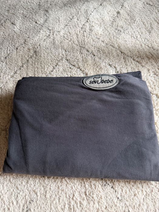 Еластичен слинг за бебеносене