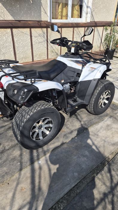 Vând atv linhai 400cc