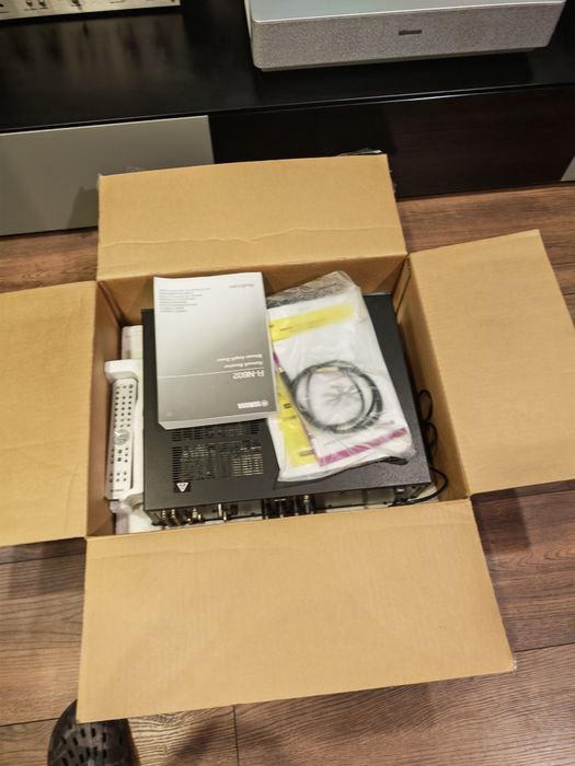 Amplificator Reciver Yamaha R-N602 DAC, ieșire subwoofer,  bluetooth..