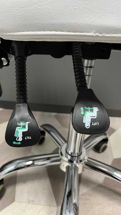 Кожаный стул мастера