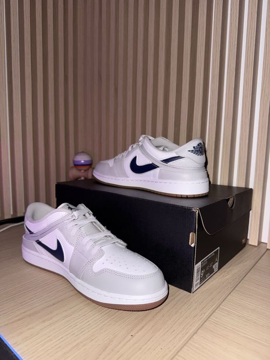 Air Jordan 1 FlyEase