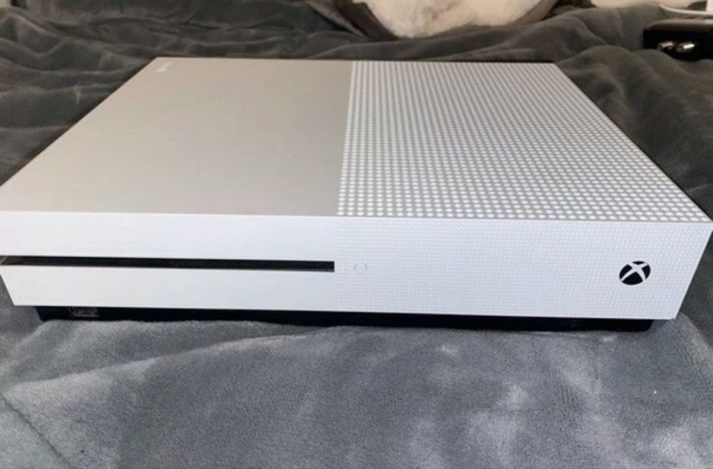 Приставка Xbox one S 1 tb