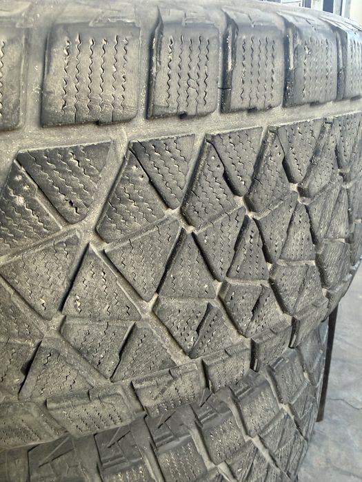 Продаю шины на Land cruiser 200