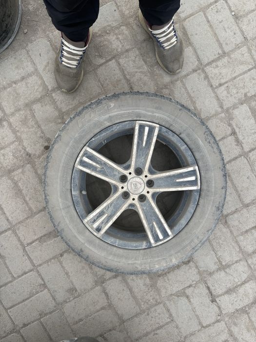 Титанка с шинамами ….