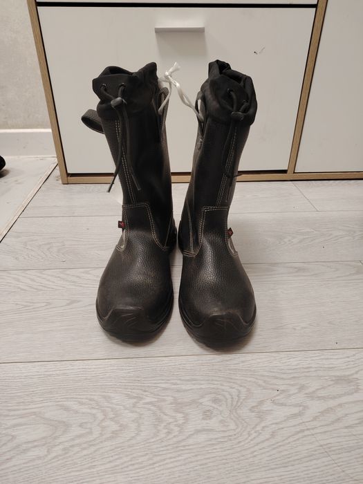 Қысқы етік сатылады