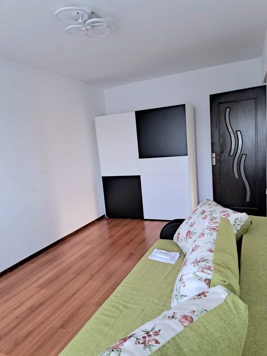 Apartament 3 camere zona Între Lacuri