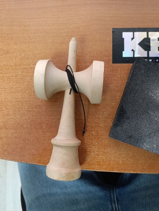 Ken lambo maple de 4 zile basecupul așa era de când l-am luat și nu are nmc