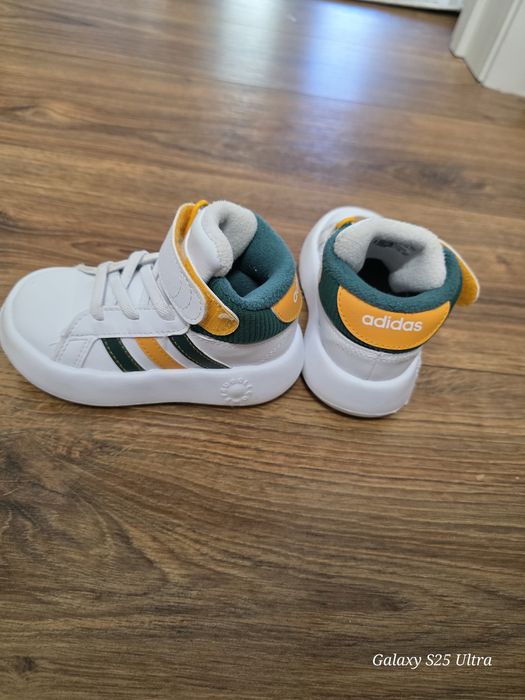 Детски обувки/кецове на Adidas