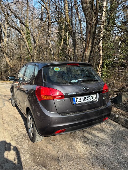 Продавам Киа Венга