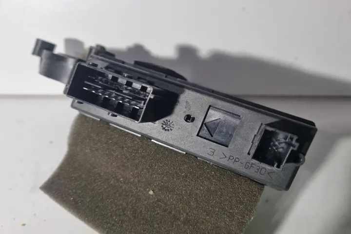 Motoras macara geam fata stanga Citroen C4 Picasso 2008