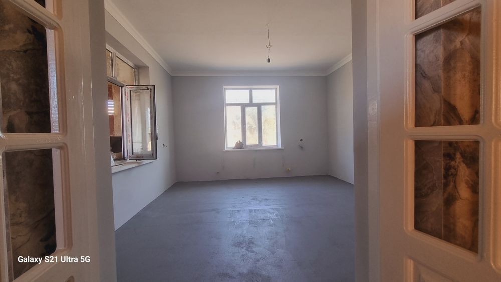 6 sotix yer maydonida yangi yevroremontli uy sotiladi