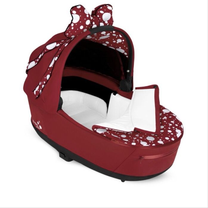 Cybex Jeremy Scott за Priam 4