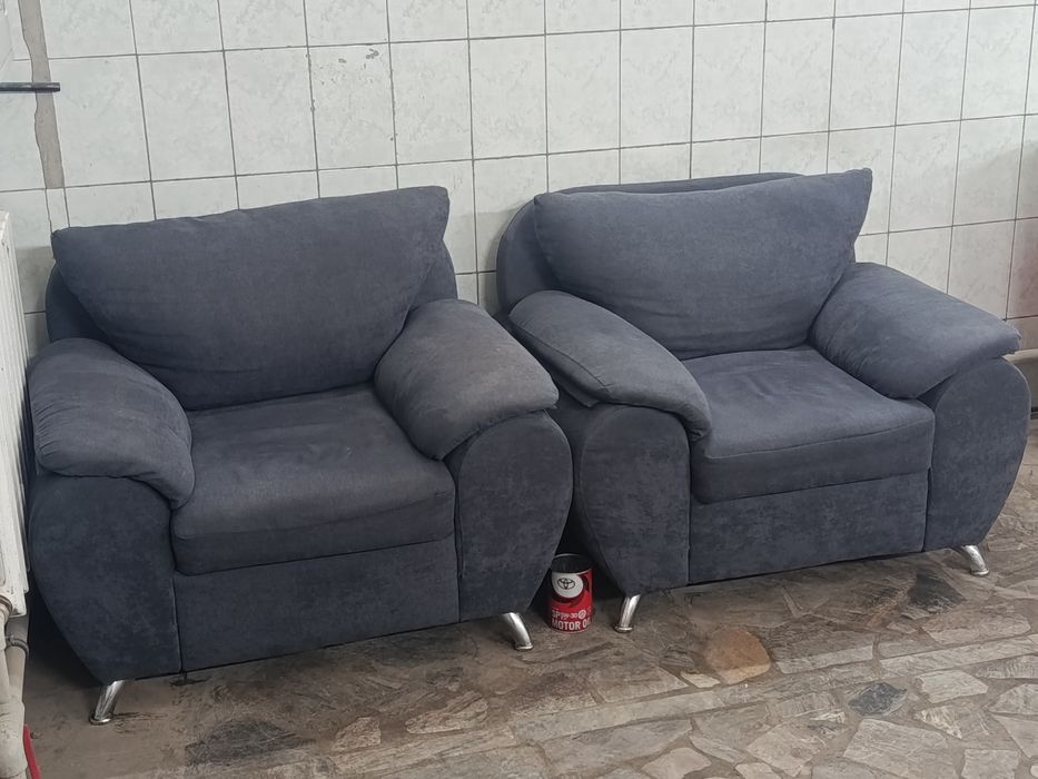 2 кресла в хорошем состоянии