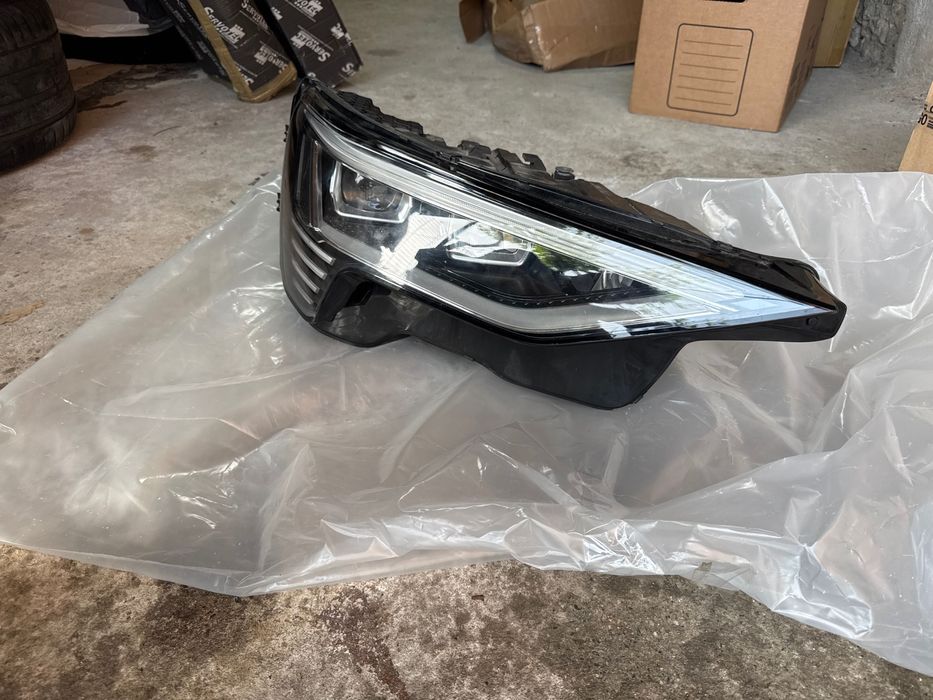 Десен фар за AUDI e-Tron GEN - LED - 4KE941040