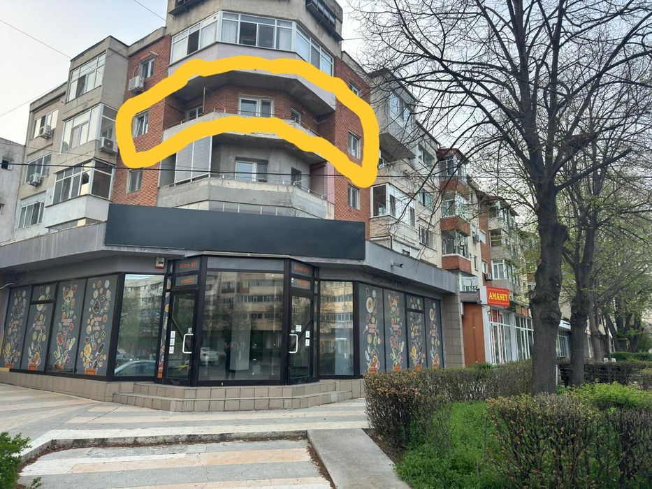 Ofer spre vanzare apartament zona Casa Cartii deasupra fostul Sigma