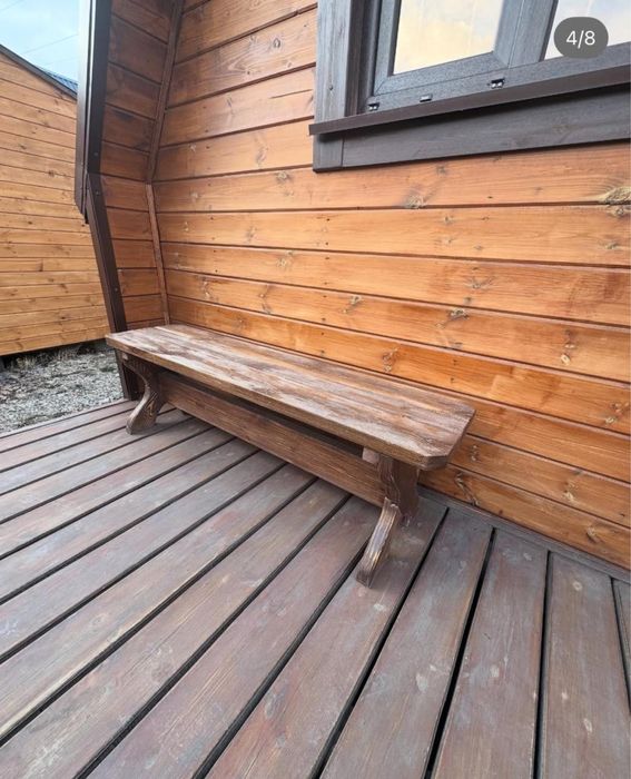 Лавочки, столы.