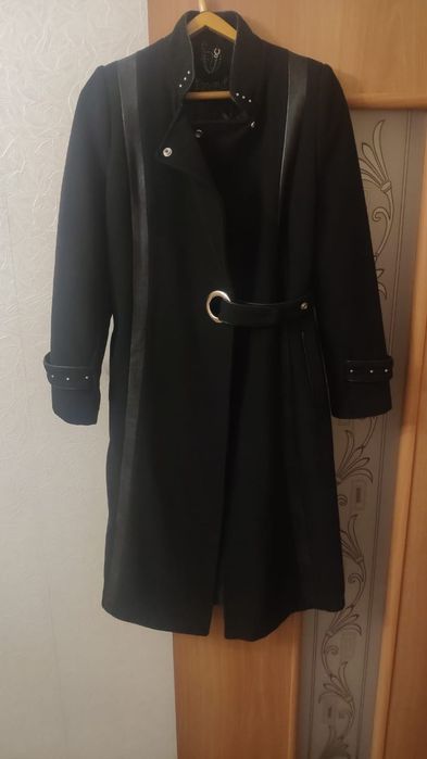 Пальто теплое на подкладе