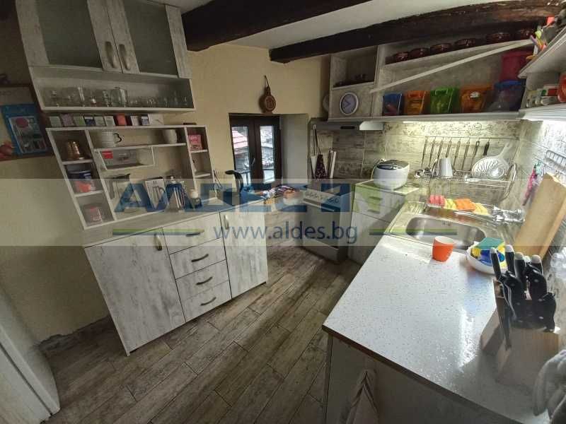 Обзаведена, автентична къща в центъра на гр. Банско!