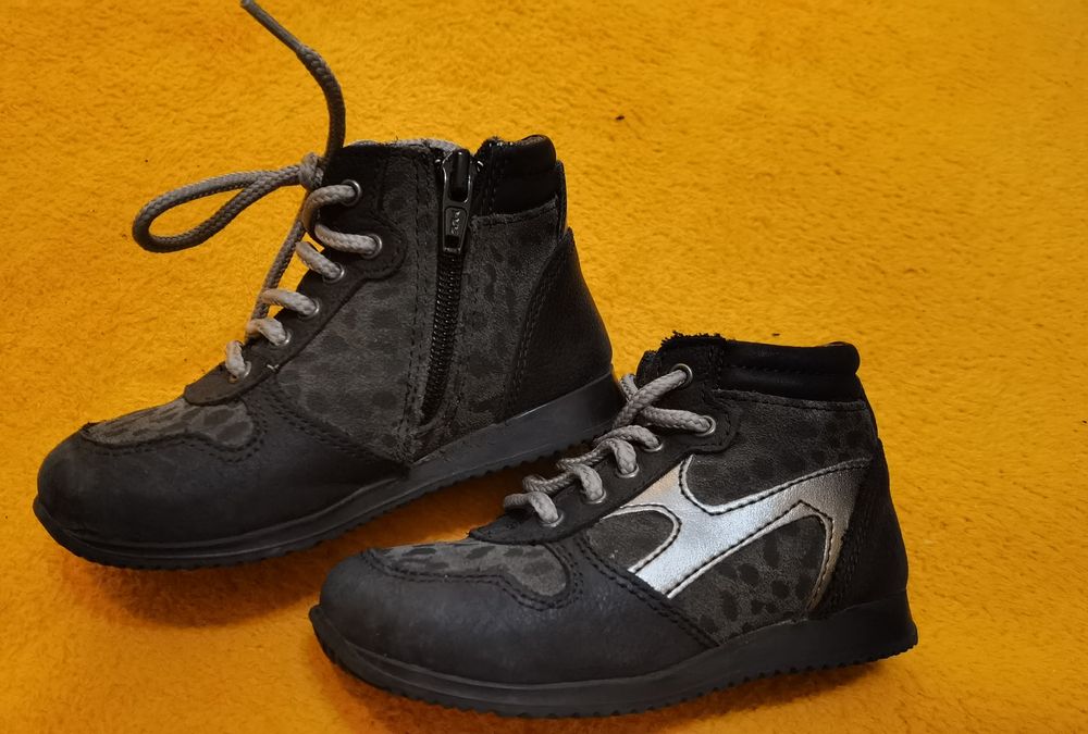 Високи маратонки-  24 номер