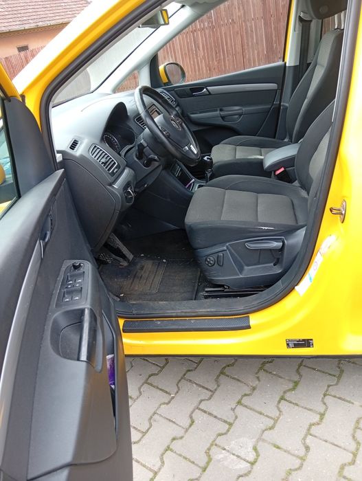 Vând Volskwagen Sharan recent adus